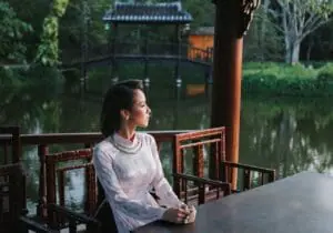 Smart Goals Setting 1 a woman sitting on a park bench Smart goal setting